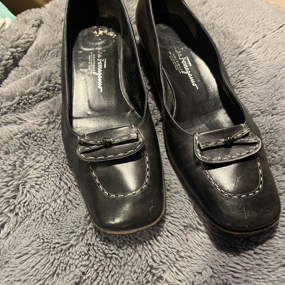 Salvatore Ferragamo Black Leather Loafers with Bow Detail